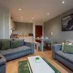 Large 2br Flat In Heart Of - Sleeps 10 * リーズ