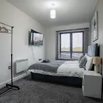 Large 2br Flat In Heart Of - Sleeps 10 アパート リーズ