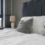 Large 2br Flat In Heart Of - Sleeps 10 リーズ