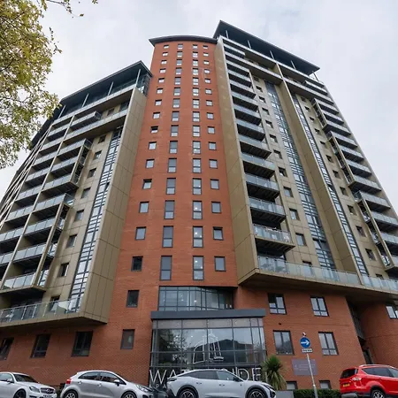 Large 2br Flat In Heart Of - Sleeps 10 *