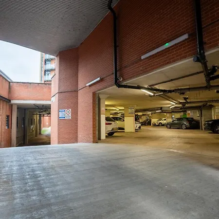 Large 2br Flat In Heart Of - Sleeps 10 リーズ