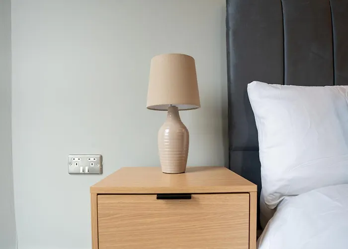 Large 2br Flat In Heart Of - Sleeps 10 Апартаменти