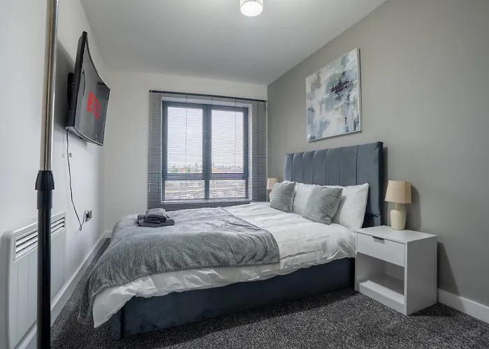 Large 2br Flat In Heart Of - Sleeps 10 * Leeds